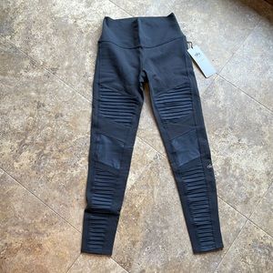 NWT ALO high waist anthracite Moto leggings - size large - so hot!
